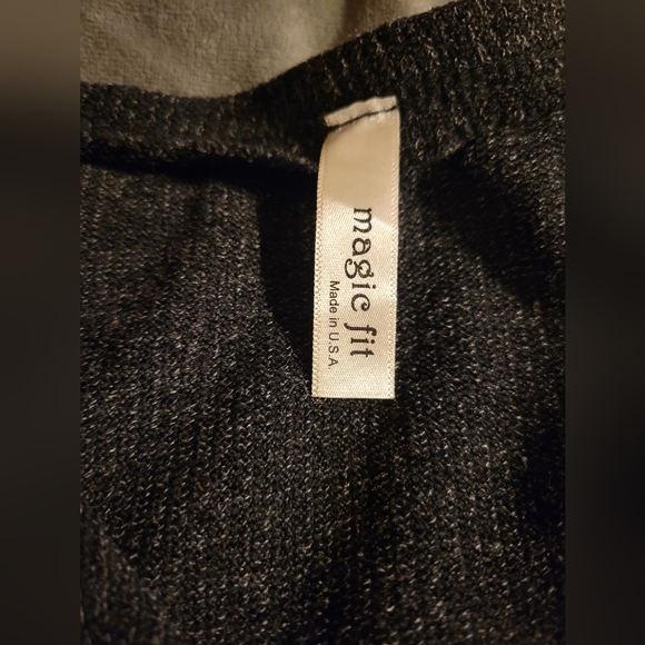 Maggie Fit Women's Sweater Black Size Large - Picture 4 of 5